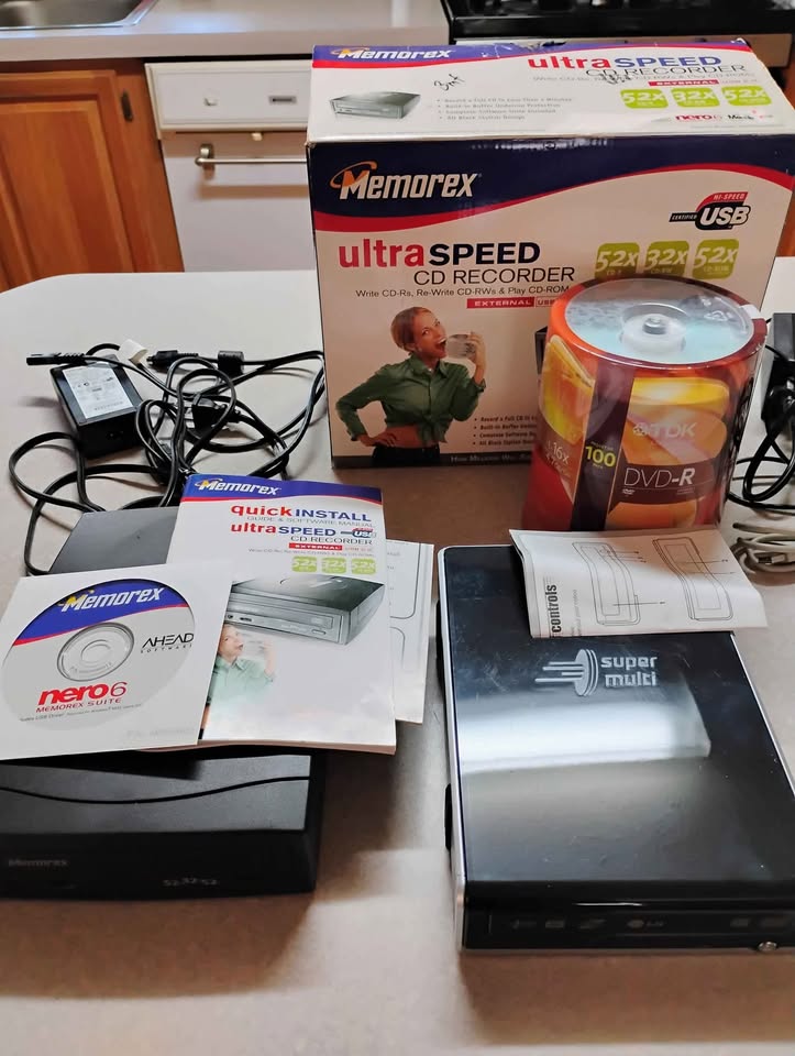 DVD and CD recorder with DVD-R's and software
