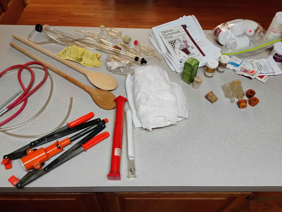 Wine Enthusiast Home KIt