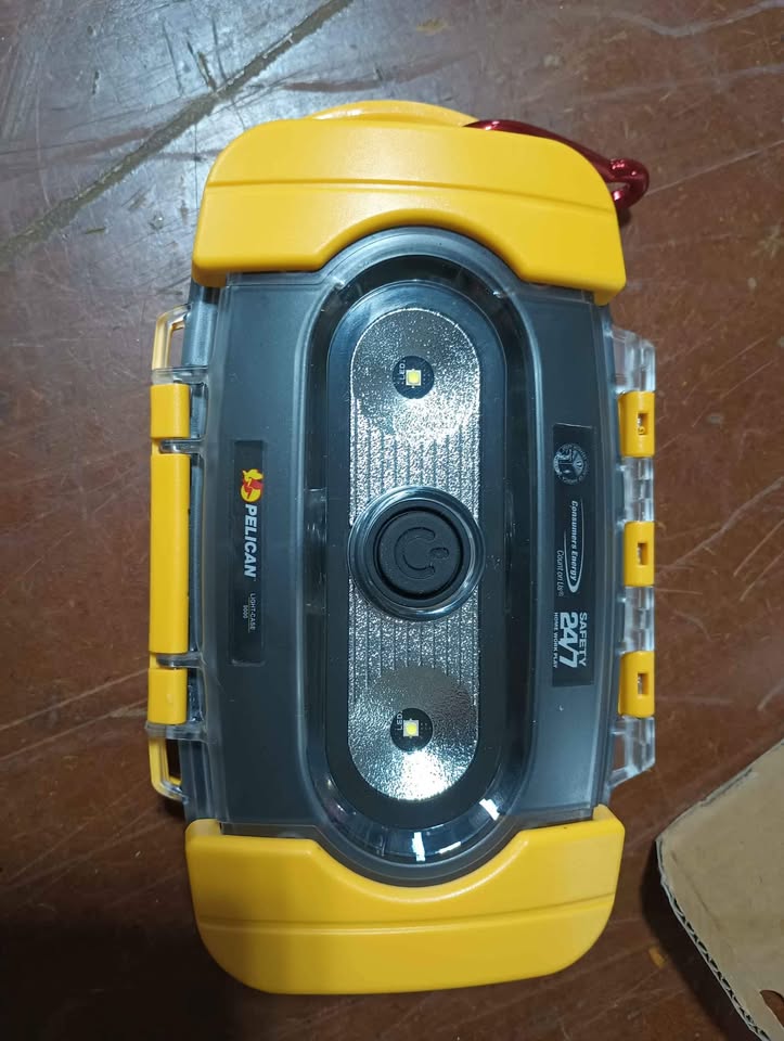 Pelican light case 9000