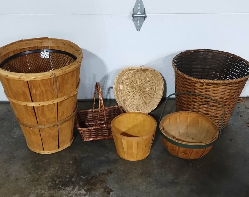 Lot of Baskets Large-Med