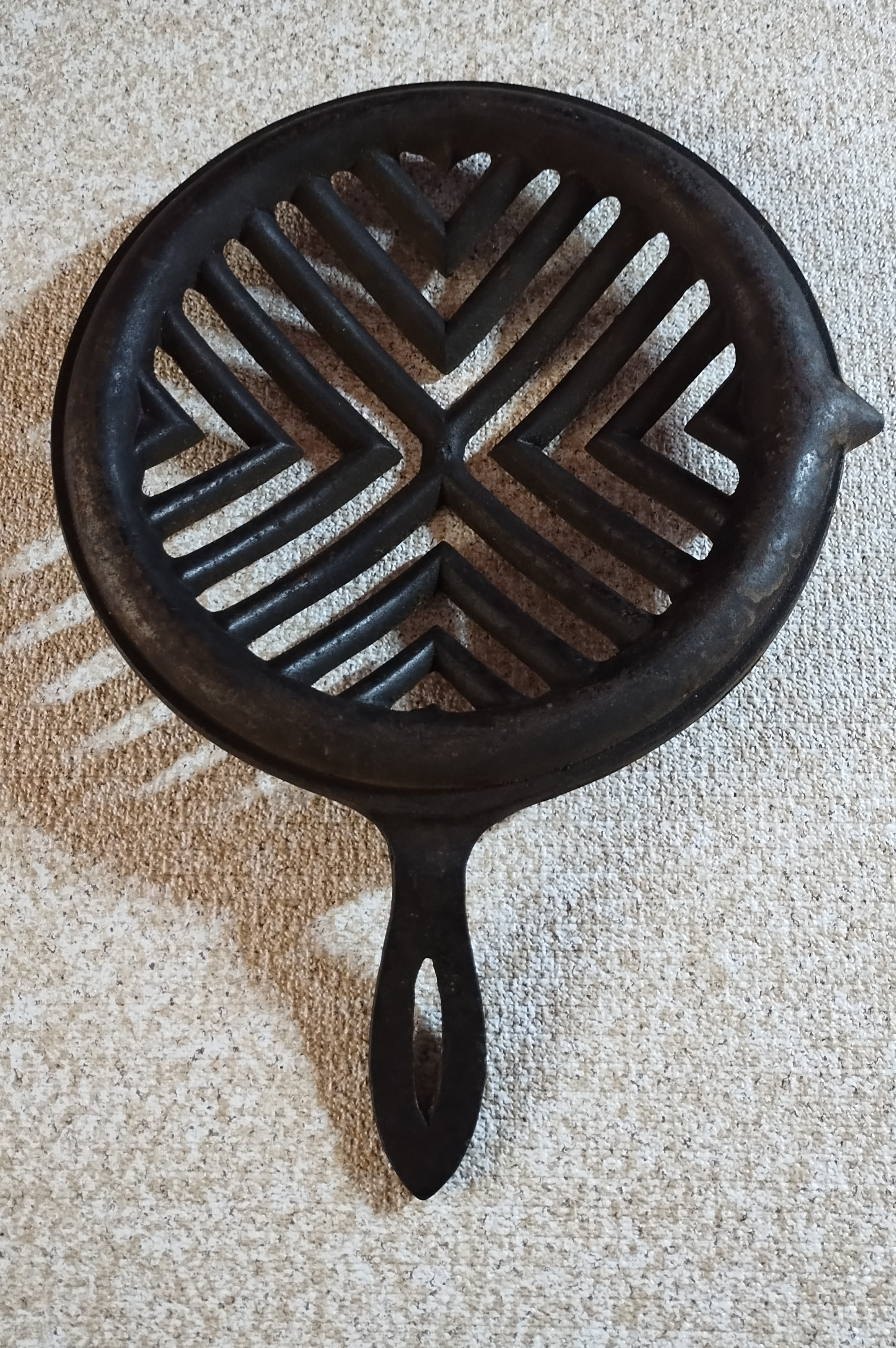 Round Cast Iron Broiler/Bacon Pan
